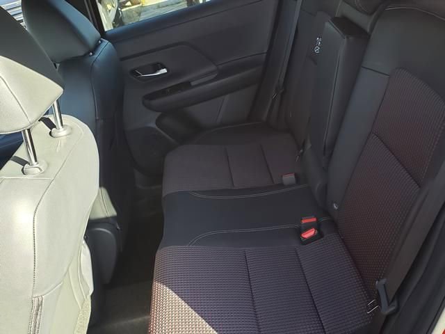 New 2026 Nissan Kicks SR w/ Cold Weather Package image 13