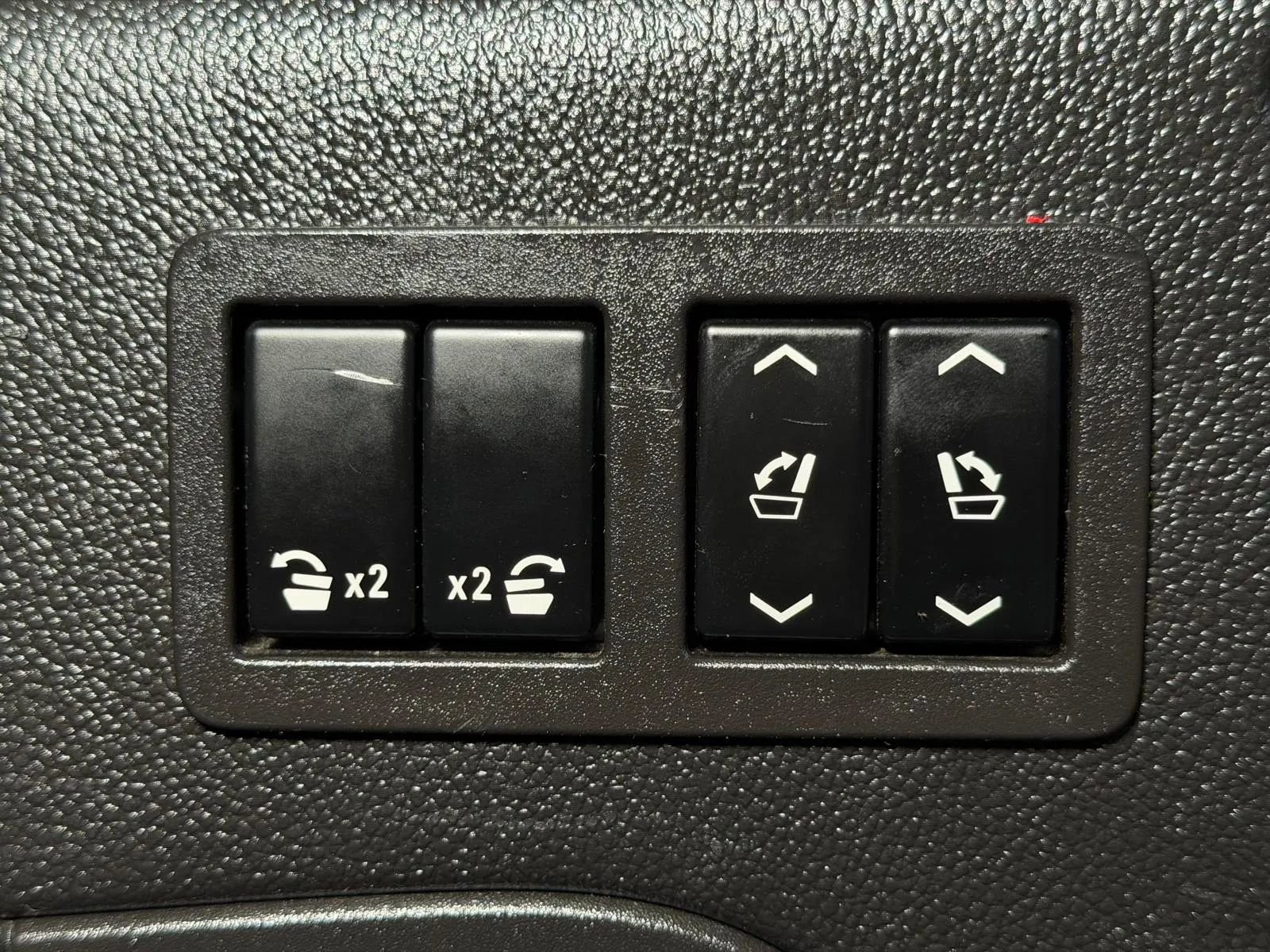 Used 2016 Chevrolet Suburban LTZ AWD/4WD image 14