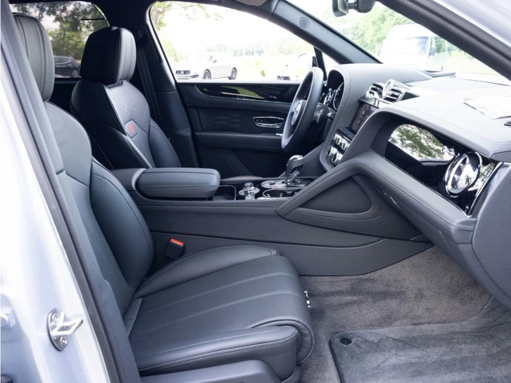 Certified 2024 Bentley Bentayga Extended Wheelbase image 53