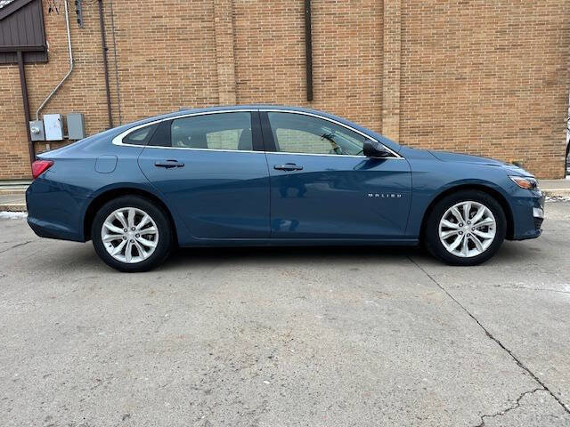 Used 2024 Chevrolet Malibu LT image 3