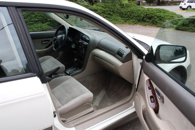 Used 2002 Subaru Outback Wagon AWD/4WD image 13