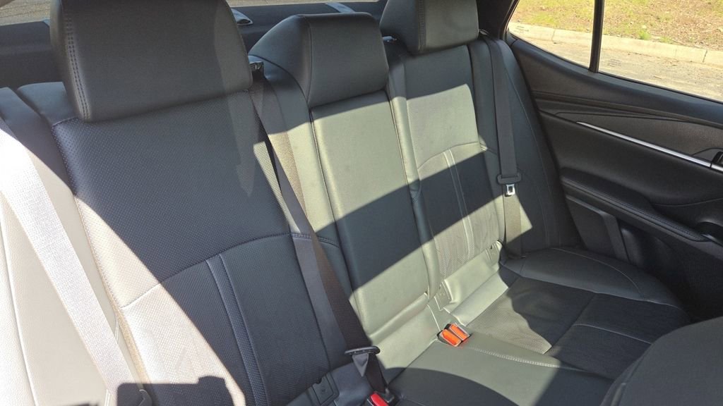 Used 2025 Toyota Camry XSE image 29