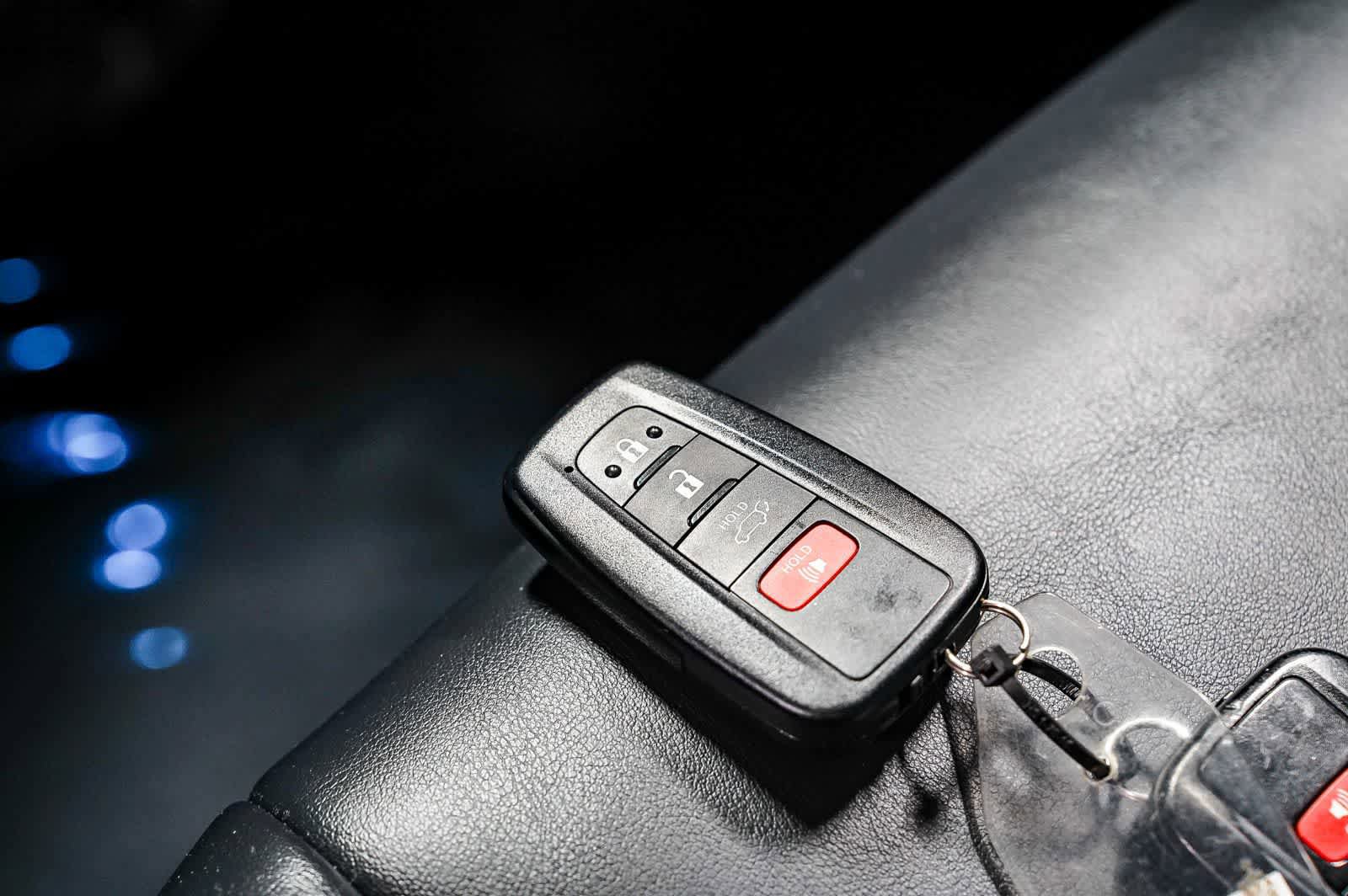 Certified 2020 Toyota RAV4 XSE AWD/4WD image 30