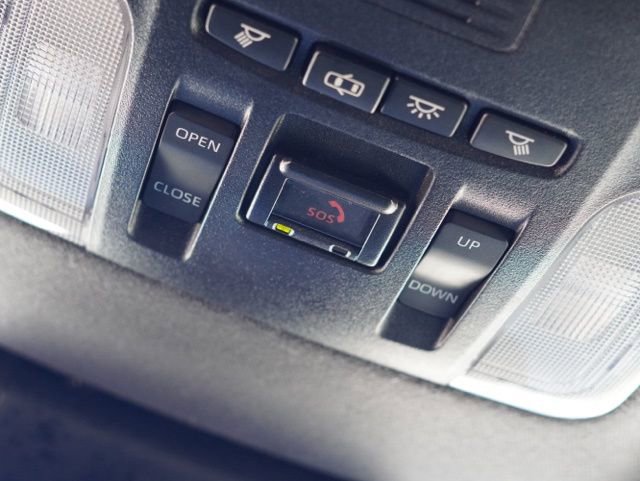 Used 2022 Toyota Corolla SE w/ SE Premium Package image 32