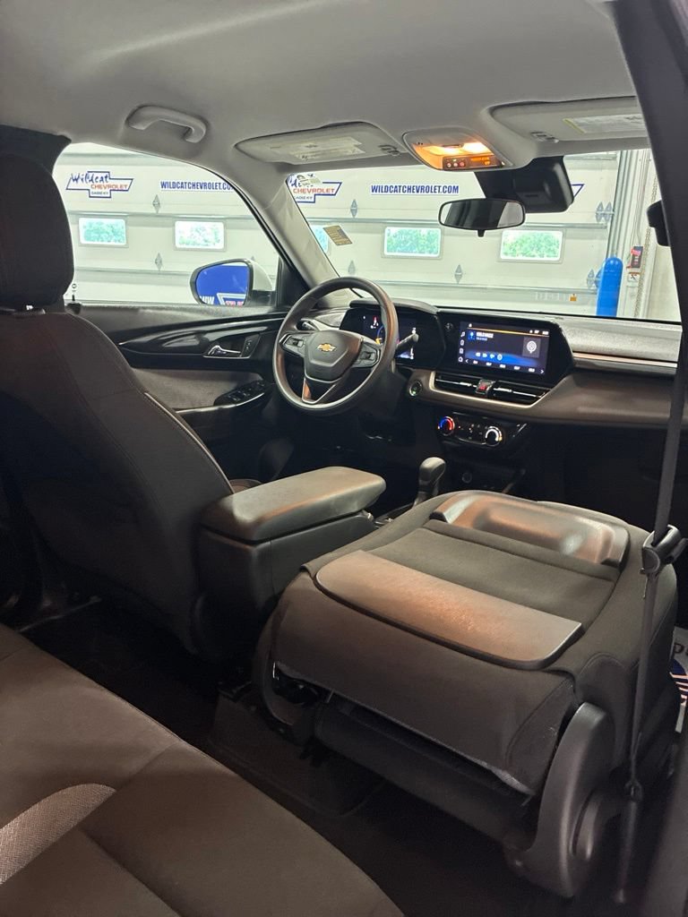 Used 2024 Chevrolet TrailBlazer LT FWD image 31