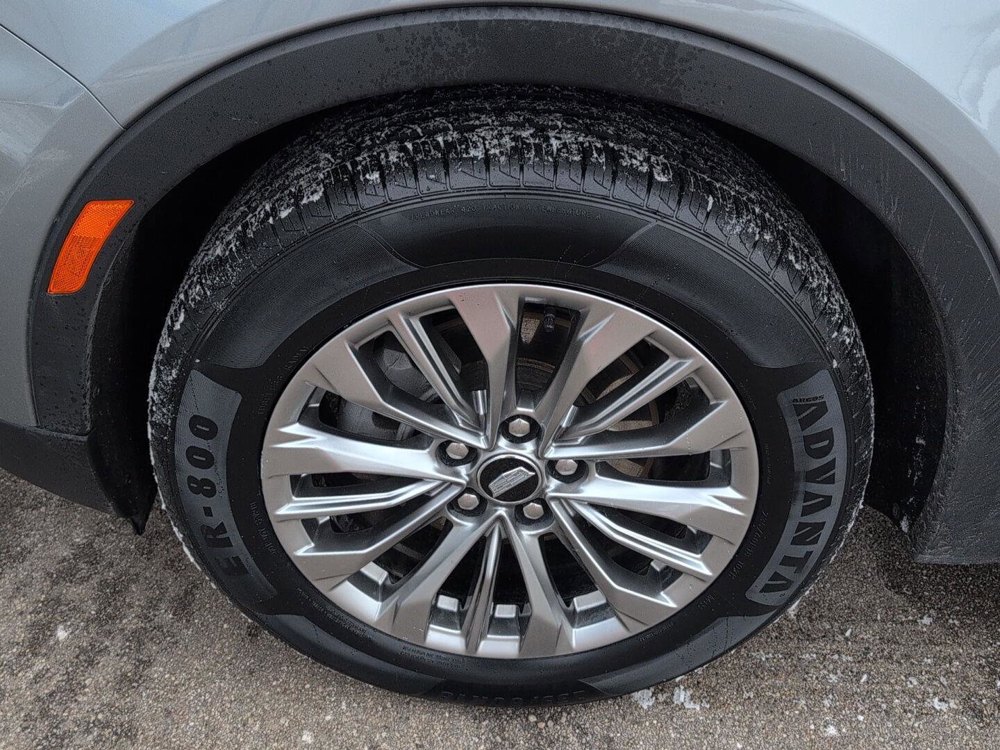 Used 2024 Cadillac XT4 Premium Luxury image 7