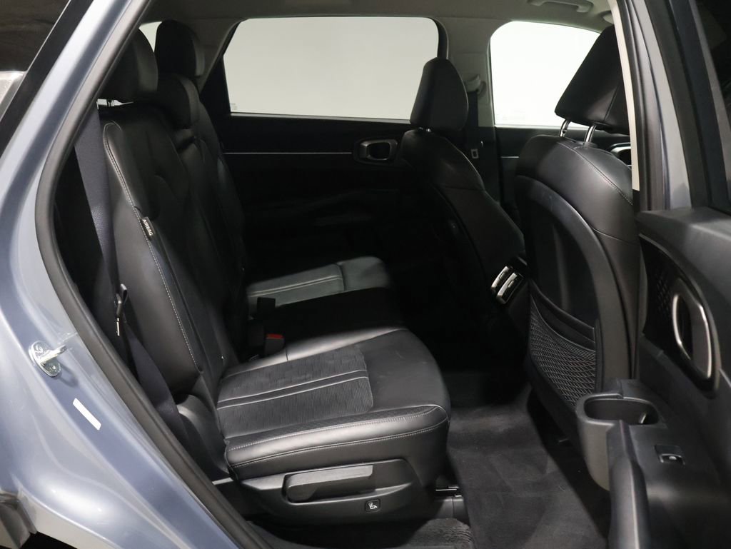 Used 2024 Kia Sorento S image 20