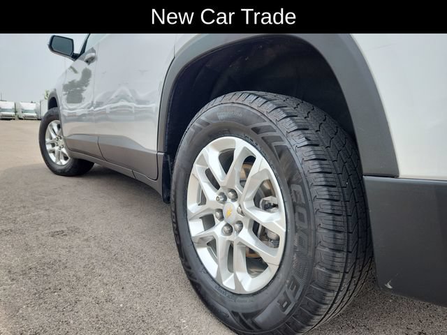 Used 2020 Chevrolet Traverse LT FWD image 18
