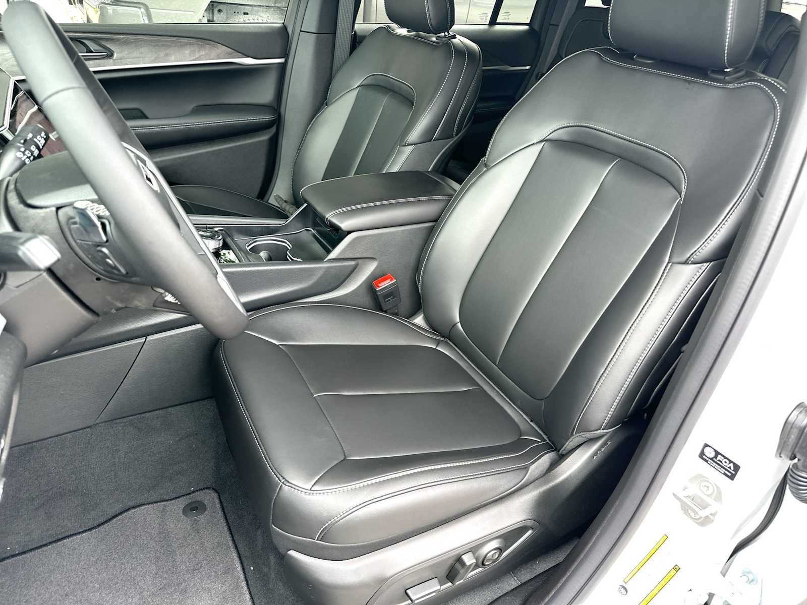 New 2026 Jeep Grand Cherokee Limited AWD/4WD image 17