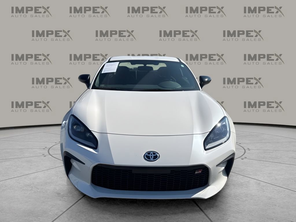 Used 2025 Toyota GR86 RWD image 8