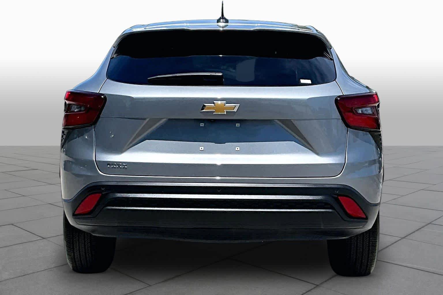 Used 2024 Chevrolet Trax LS w/ Driver Confidence Package FWD image 5