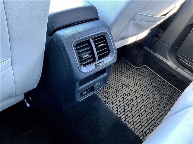 Used 2020 Volkswagen Tiguan SE FWD image 21