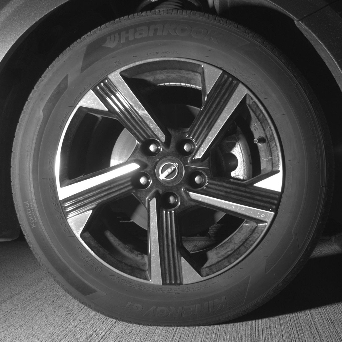 Used 2025 Nissan Sentra SV FWD image 13