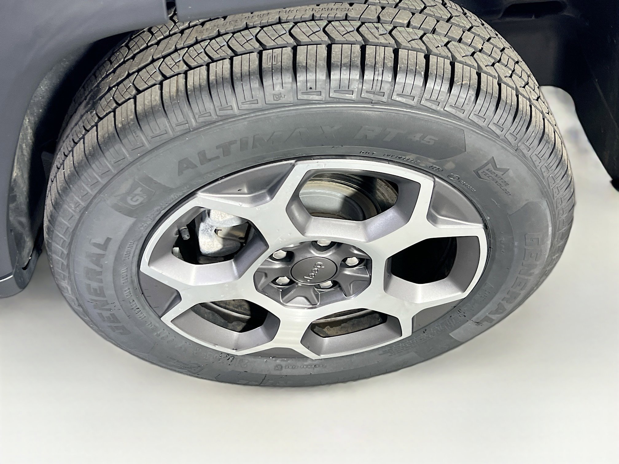 Used 2022 Jeep Compass Trailhawk w/ Trailhawk Convenience Group AWD/4WD image 29