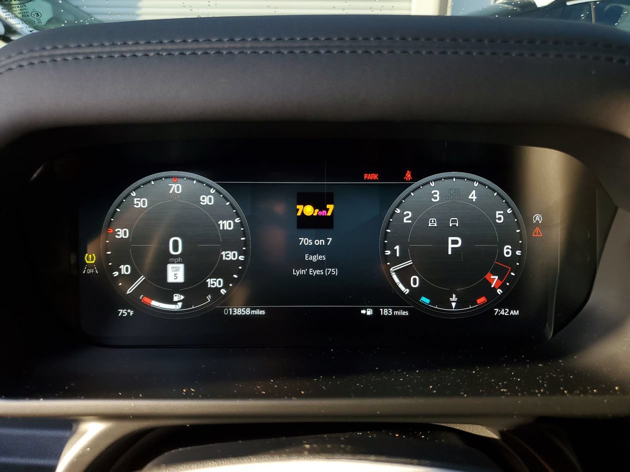 Used 2025 Land Rover Defender 110 X-Dynamic SE AWD/4WD image 30