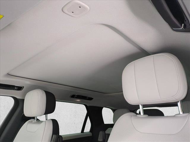 Used 2024 Land Rover Range Rover Sport SE AWD/4WD image 16