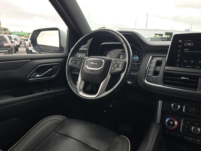Used 2023 GMC Yukon SLT image 32