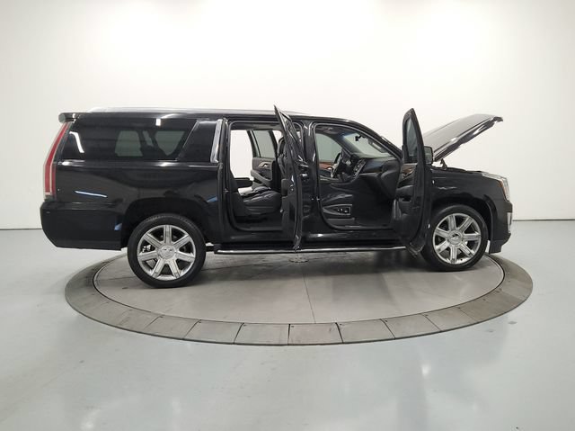 Used 2018 Cadillac Escalade ESV Luxury RWD image 17