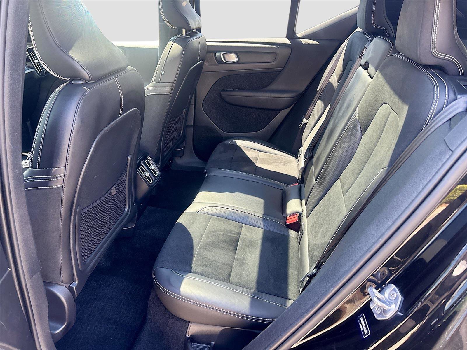 Used 2019 Volvo XC40 T5 R-Design AWD/4WD image 26