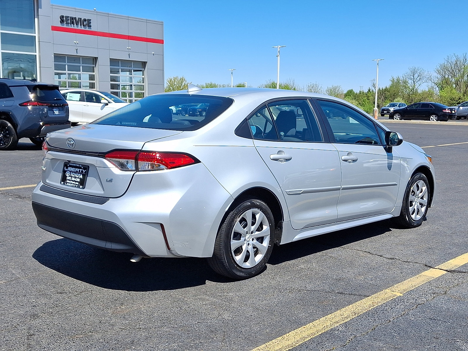 Used 2023 Toyota Corolla LE image 6