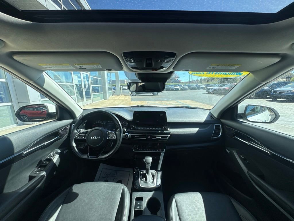Used 2022 Kia Seltos SX w/ Sunroof Package AWD/4WD image 29