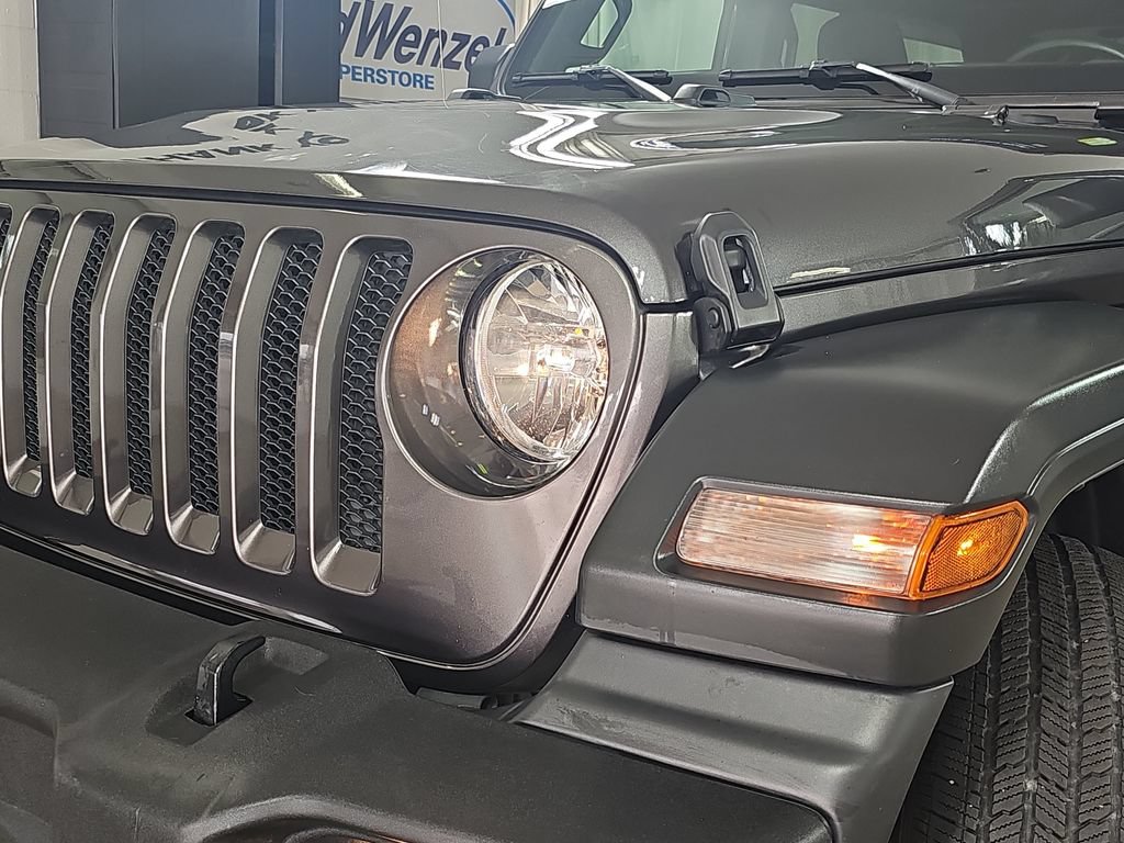 Used 2018 Jeep Wrangler Unlimited Sport S AWD/4WD image 35