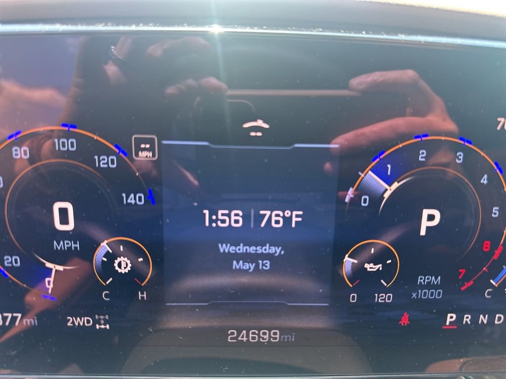 Used 2025 Chevrolet Suburban High Country AWD/4WD image 5