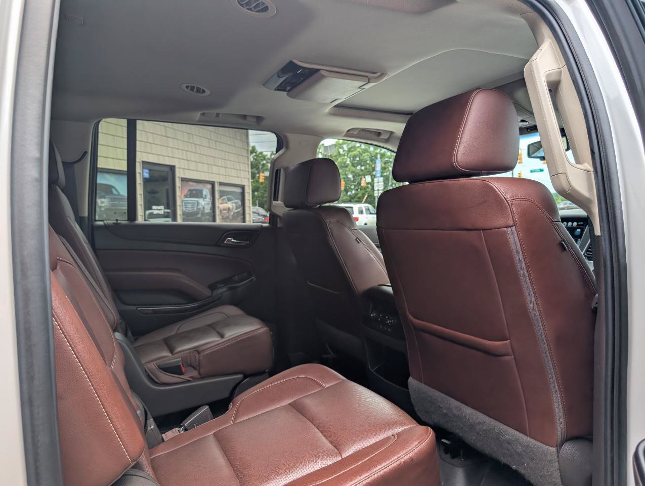 Used 2020 Chevrolet Suburban Premier w/ Premier 6.2L Value Package AWD/4WD image 25