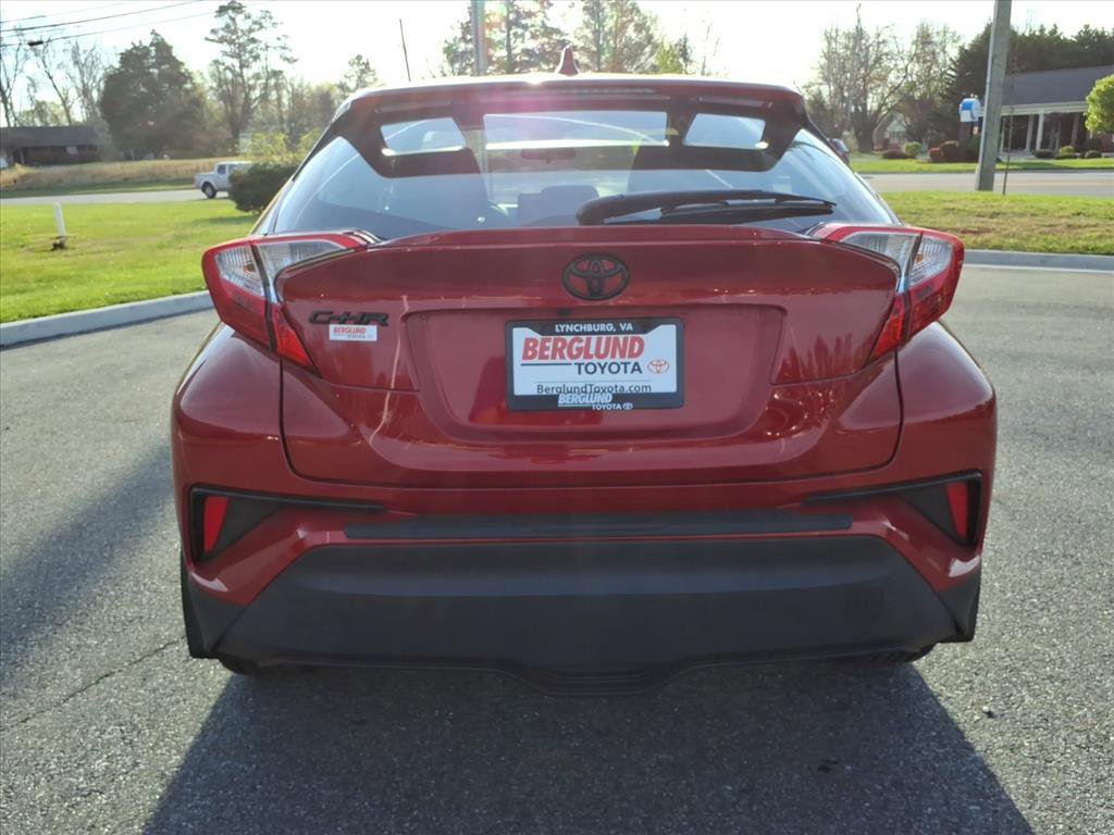 Used 2022 Toyota C-HR XLE image 11
