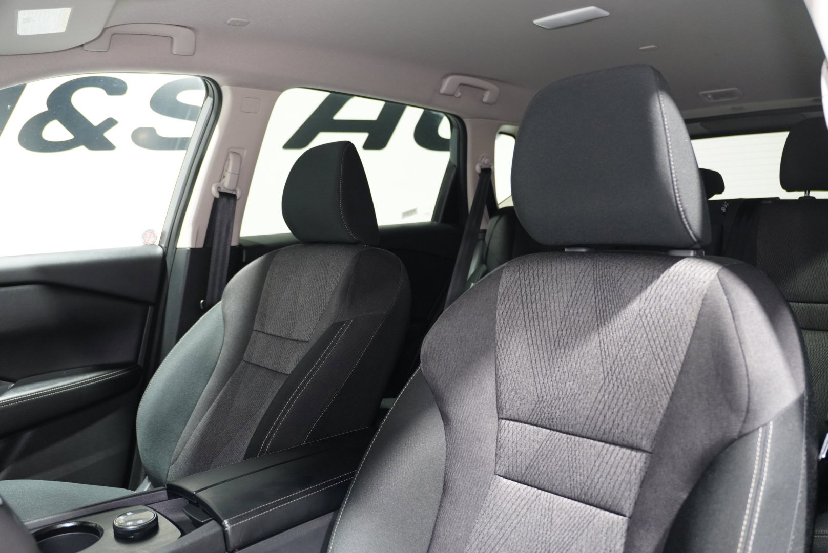 Used 2024 Nissan Rogue SV image 15