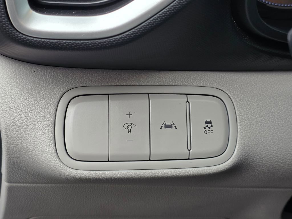 Used 2022 Hyundai Venue SEL image 14