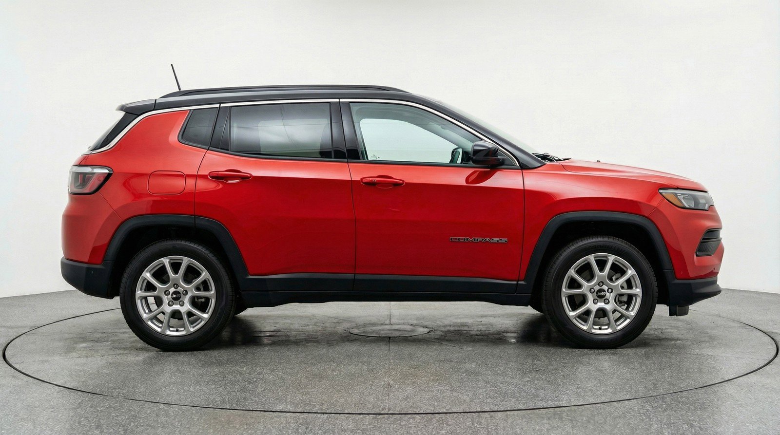 Used 2025 Jeep Compass Limited image 11