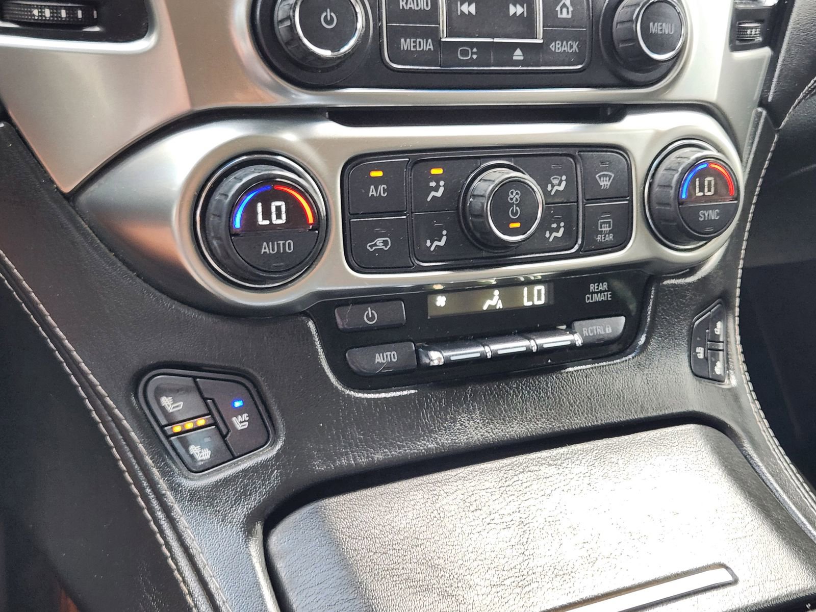 Used 2015 Chevrolet Suburban LTZ AWD/4WD image 20