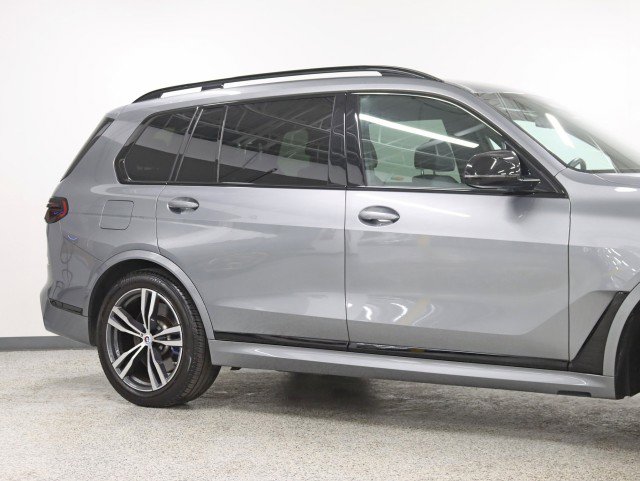 Used 2023 BMW X7 M60i w/ Executive Package image 3