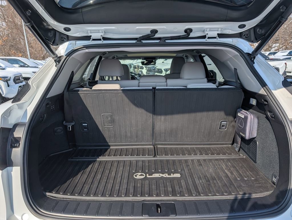 Used 2022 Lexus RX 350L Premium w/ Premium Package image 17
