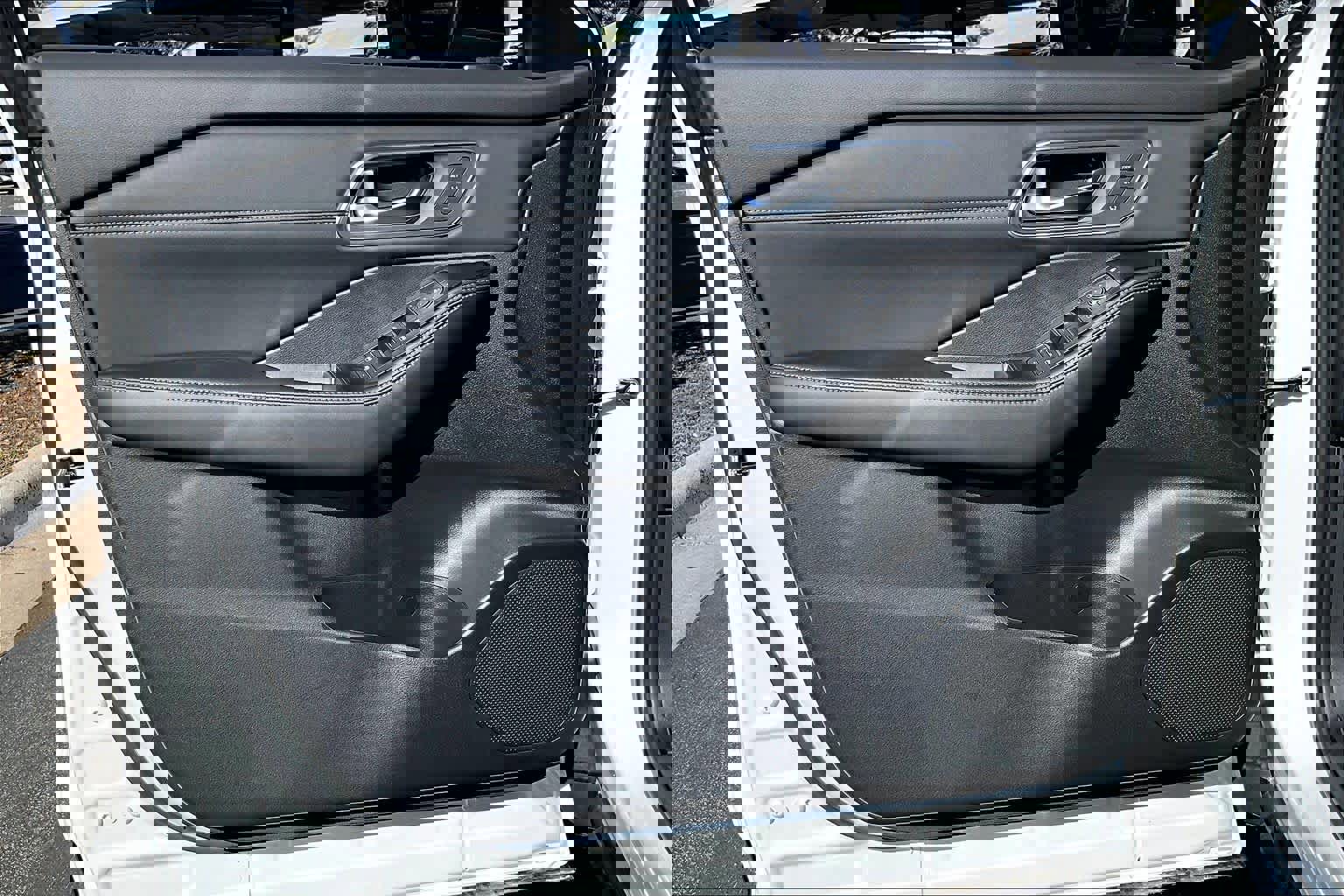 New 2026 Nissan Rogue Platinum image 10