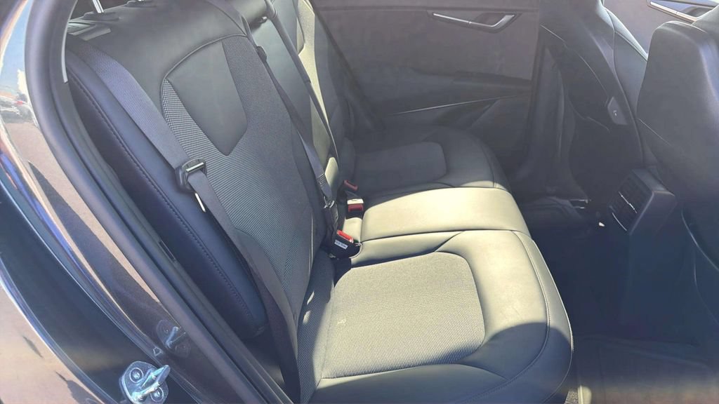 Used 2023 Kia Niro Wind FWD image 11
