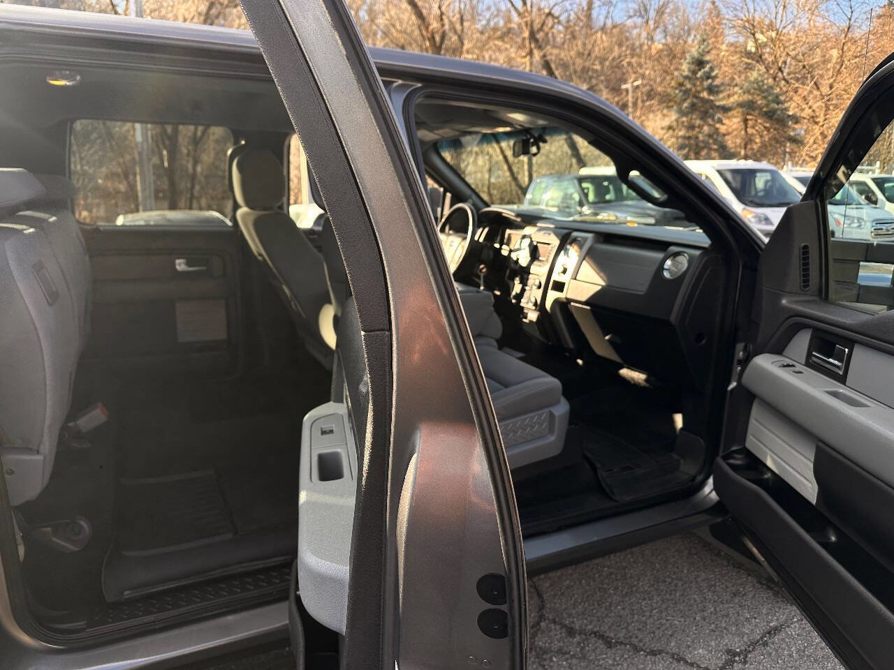 Used 2013 Ford F150 XLT w/ Luxury Equipment Group image 8