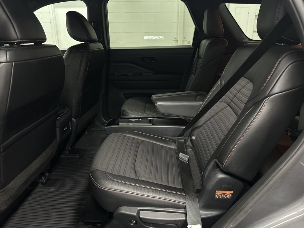 Used 2025 Nissan Pathfinder Rock Creek AWD/4WD image 23