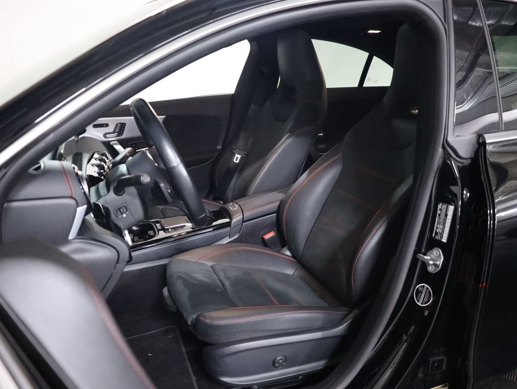 Used 2023 Mercedes-Benz CLA 250 4MATIC image 32