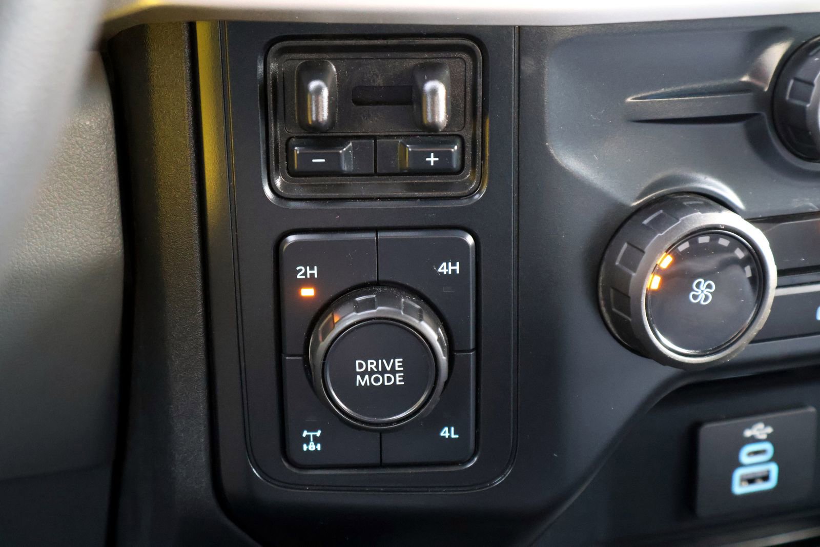 Used 2024 Ford F350 XL w/ XL Chrome Package image 22