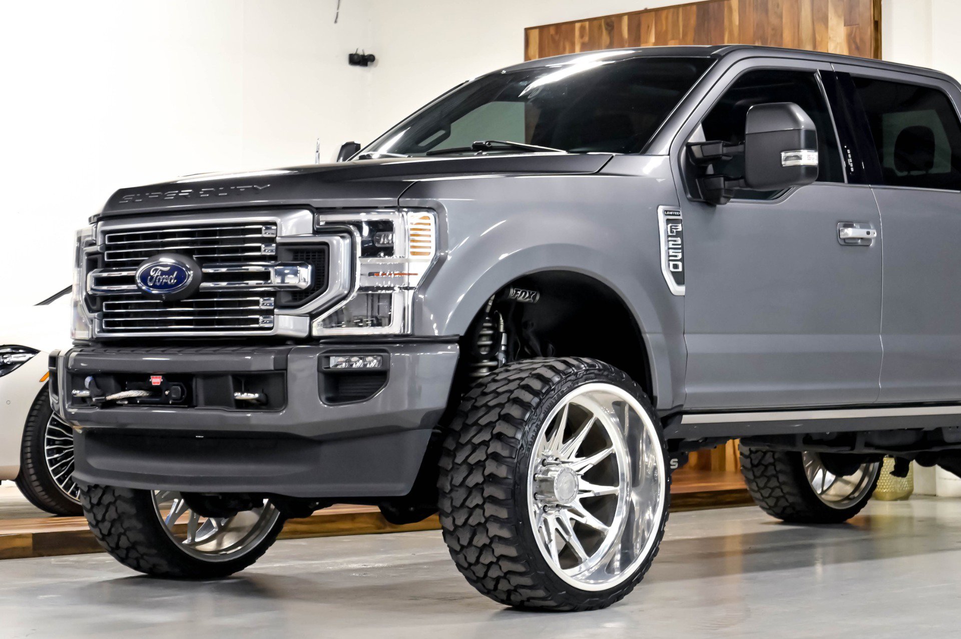 Used 2022 Ford F250 Limited AWD/4WD image 4