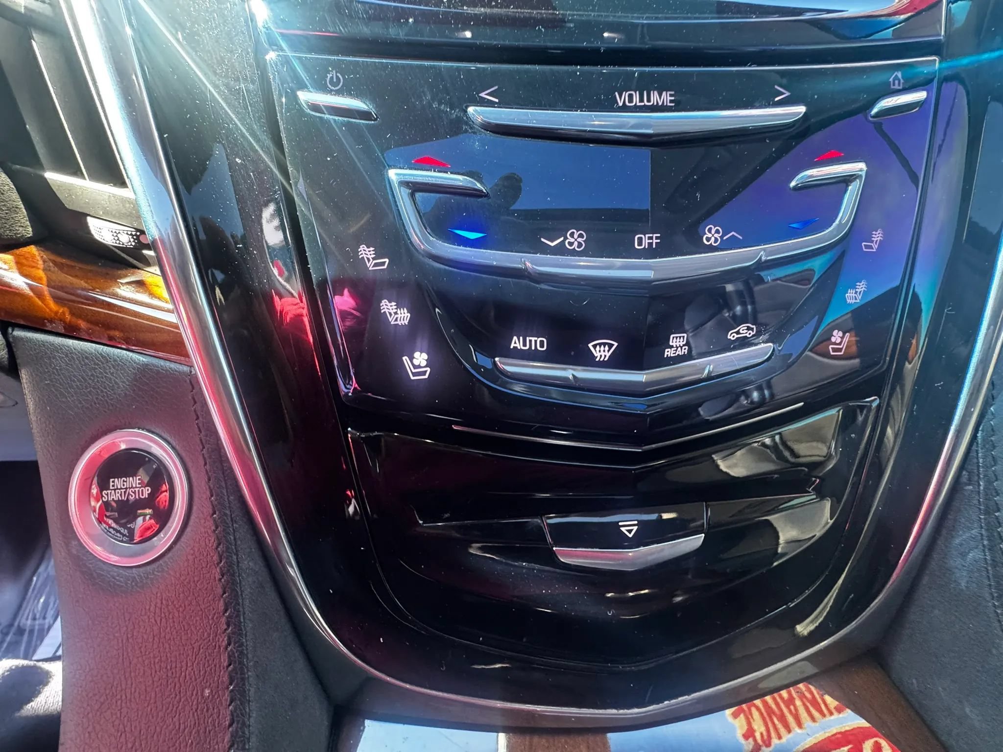 Used 2017 Cadillac Escalade ESV Luxury AWD/4WD image 14
