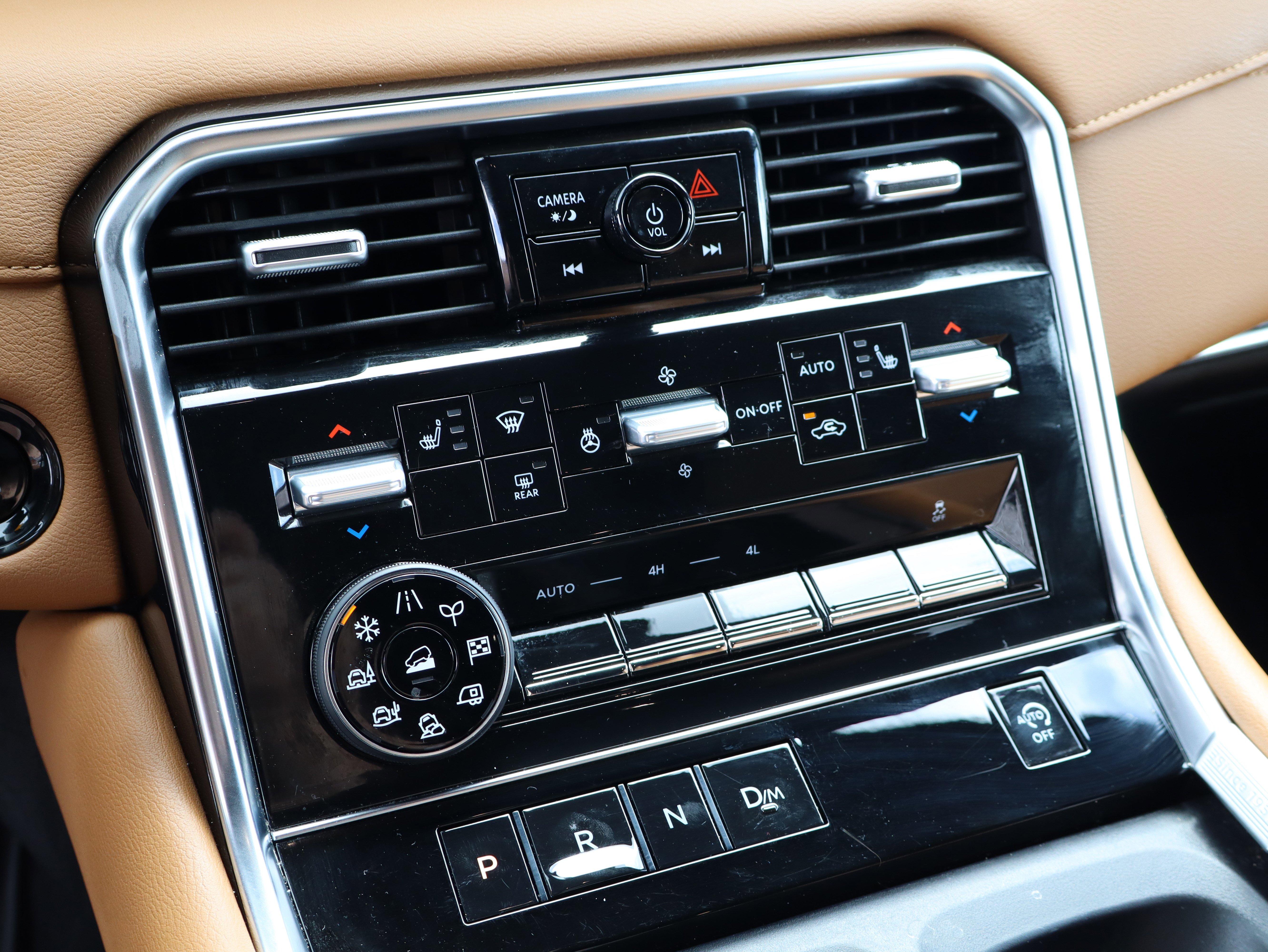 Used 2025 Nissan Armada SL w/ Captain's Chari Seat Package image 33