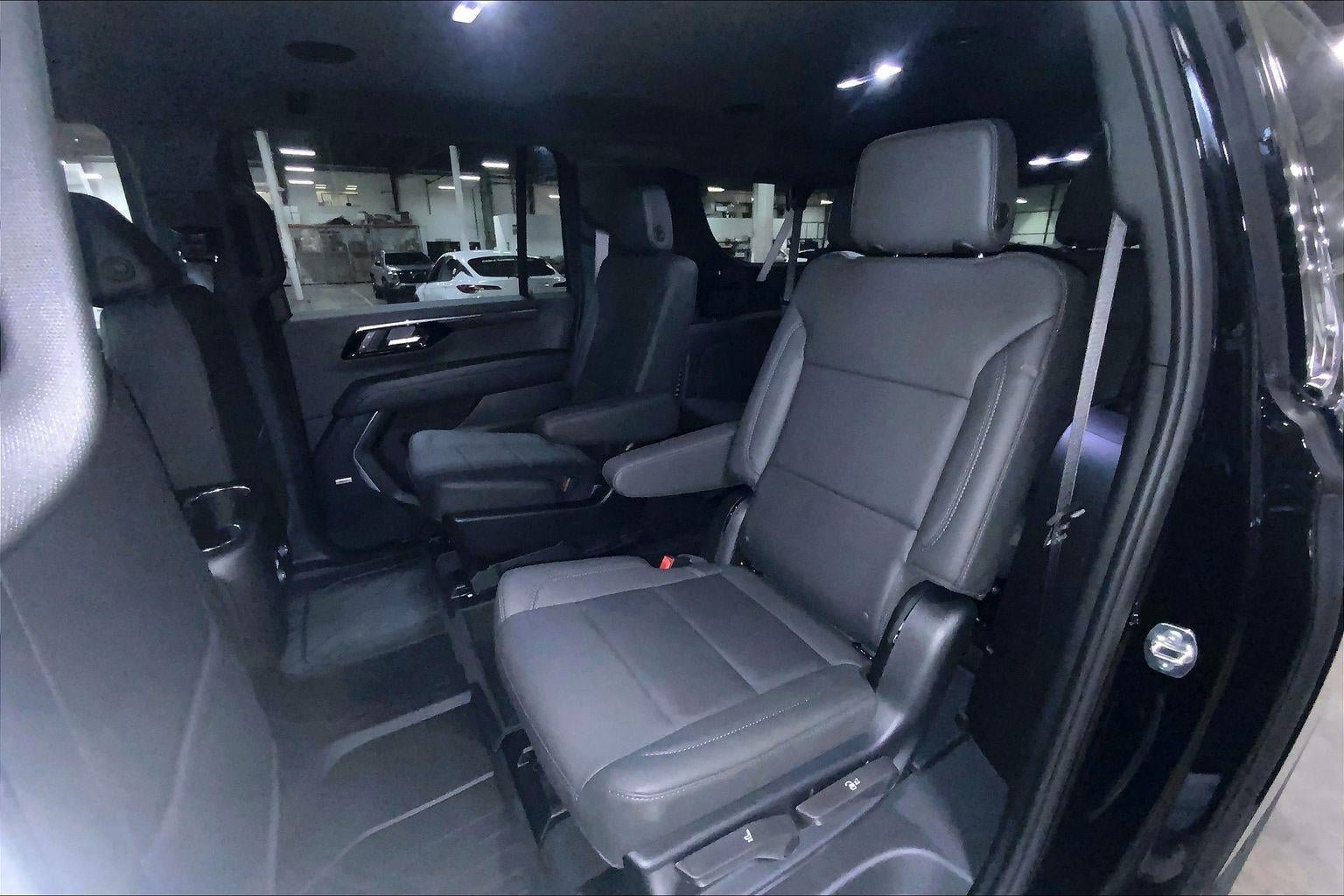 New 2026 Chevrolet Suburban LT AWD/4WD image 14