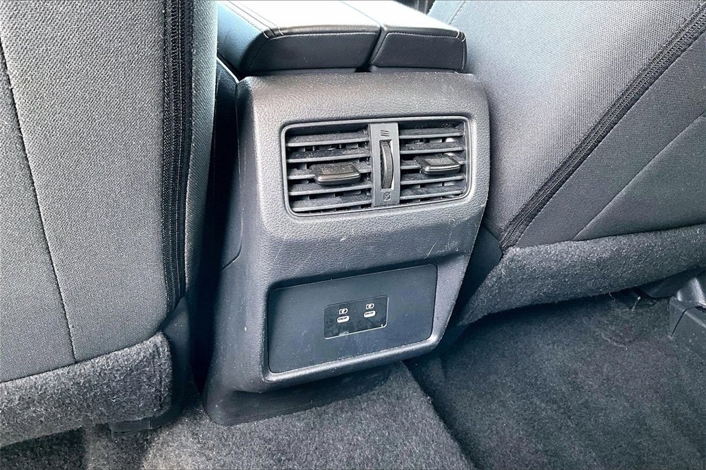 Used 2025 Nissan Rogue SV image 33