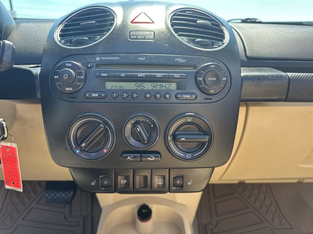 Used 2007 Volkswagen Beetle Convertible w/ Package 1 FWD image 21