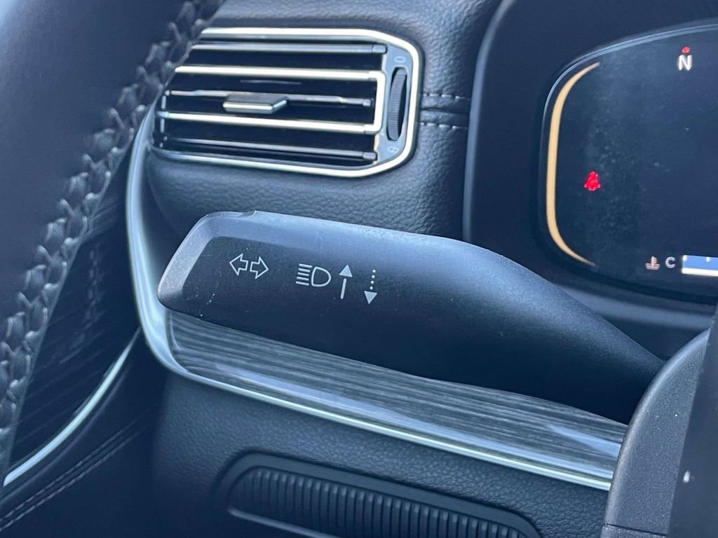 Used 2022 Jeep Wagoneer Series III image 32