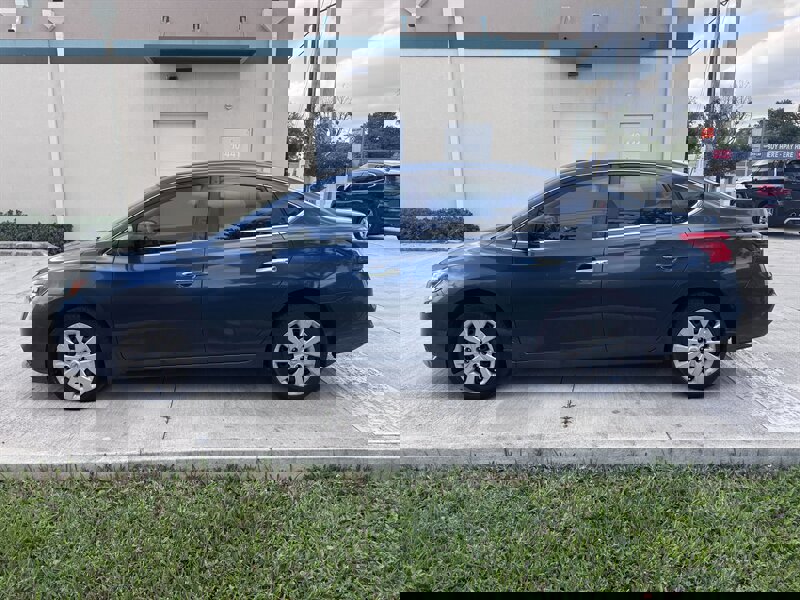 Used 2017 Nissan Sentra SV image 8