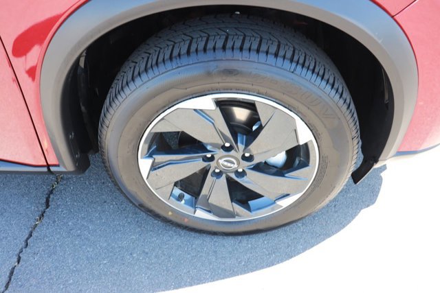 Used 2025 Nissan Rogue SV image 28